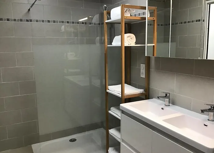 Le Soleil 140 M2 Climatisé Parking Privé Proche Sanctuaires