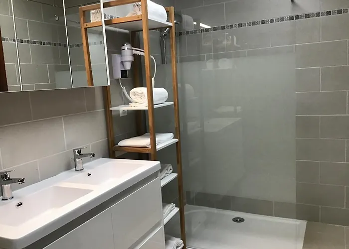 Le Soleil 140 M2 Climatisé Parking Privé Proche Sanctuaires Appartement