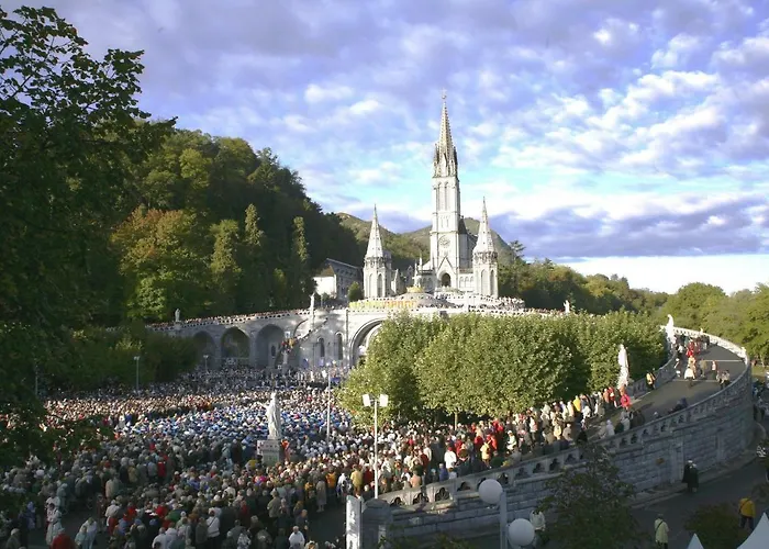 Le Soleil 140 M2 Climatise Parking Prive Proche Sanctuaires Apartman Lourdes